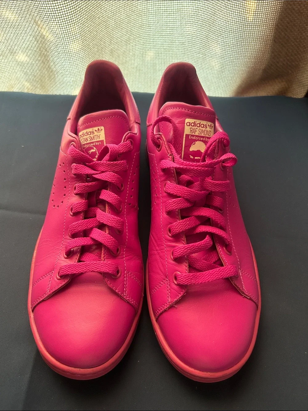 adidas Sneaker in Bright Fuchsia